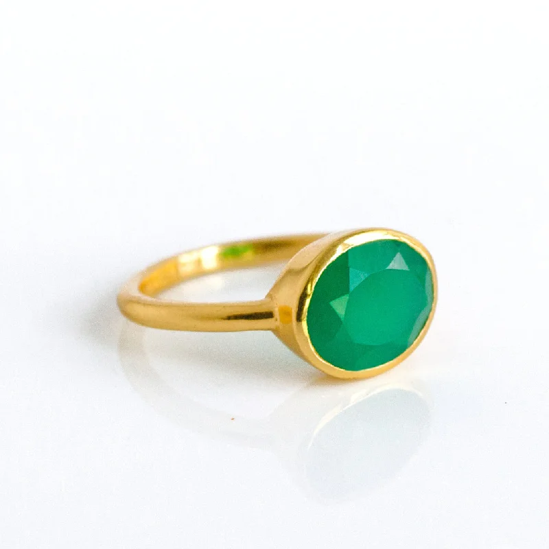 Green Onyx Oval Ring : May Birthstone