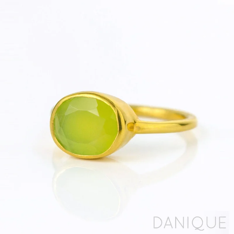 Green Chalcedony oval bezel set ring - August Birthstone