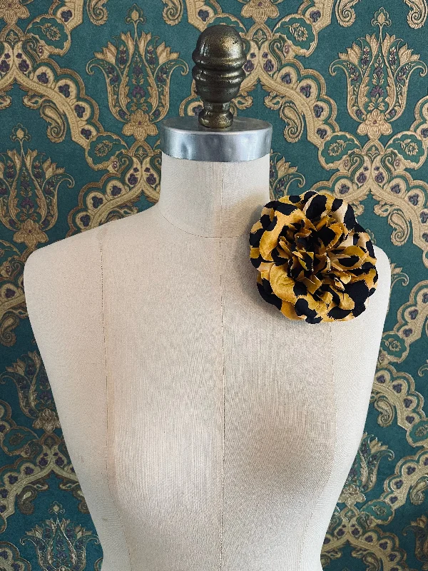 Leopardato Flower Brooch