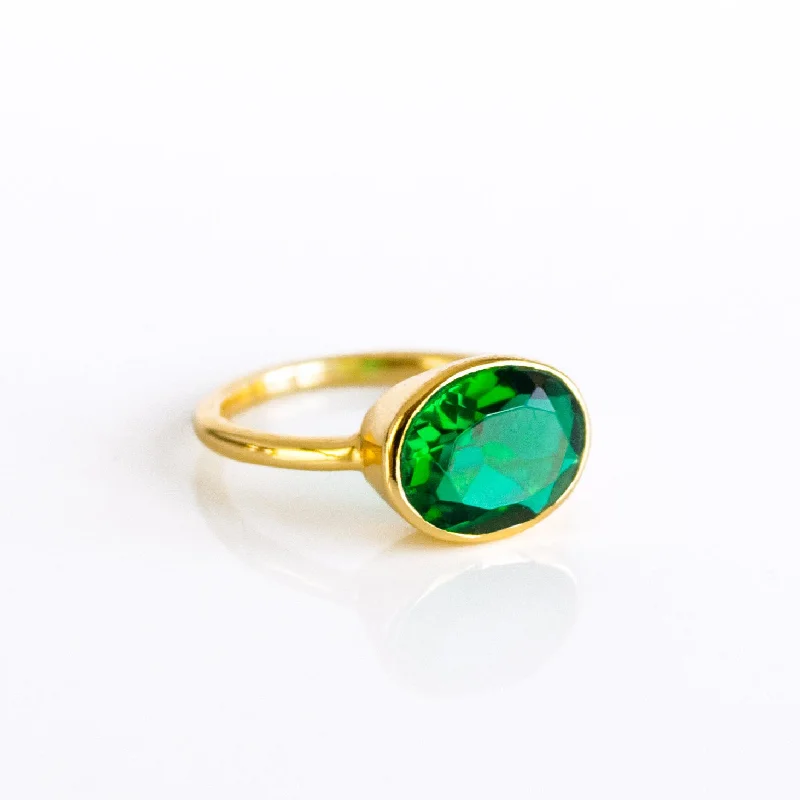 Emerald Oval Bezel Ring : May Birthstone