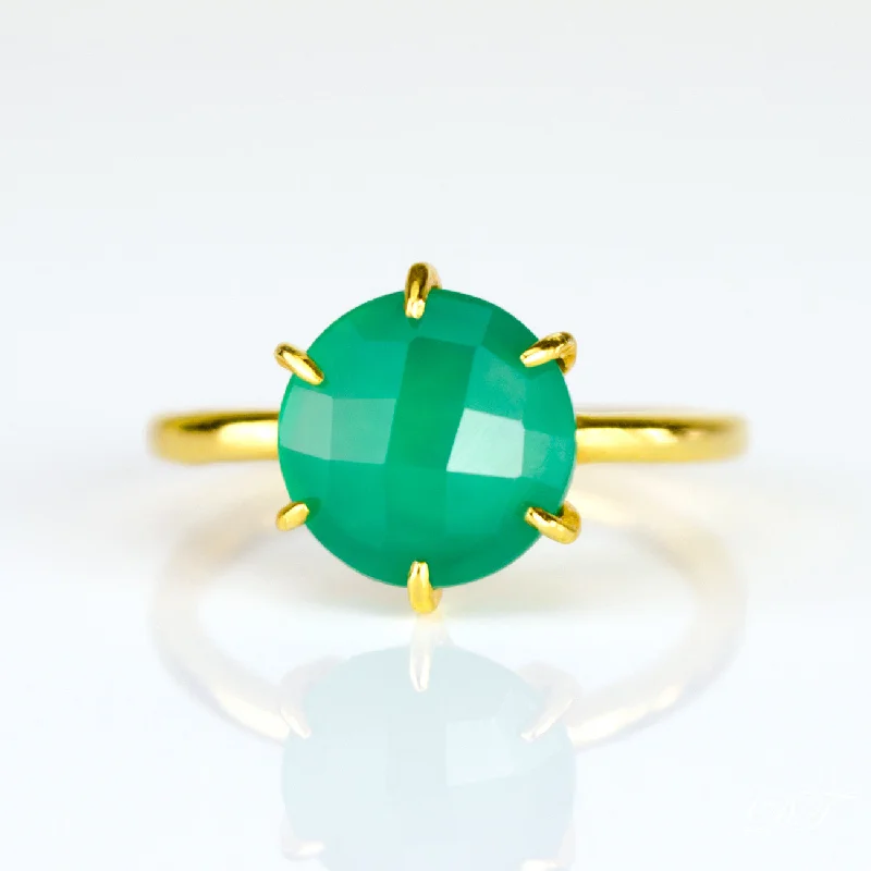 Green Onyx Round Prong Set Ring : May Birthstone